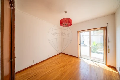 Apartamento T3 para Arrendamento em Glória e Vera Cruz