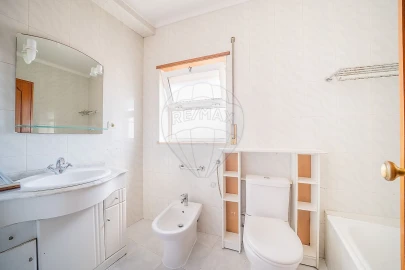 Apartamento T3 para Arrendamento em Glória e Vera Cruz
