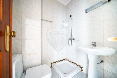 Apartamento T3 para Arrendamento em Glória e Vera Cruz
