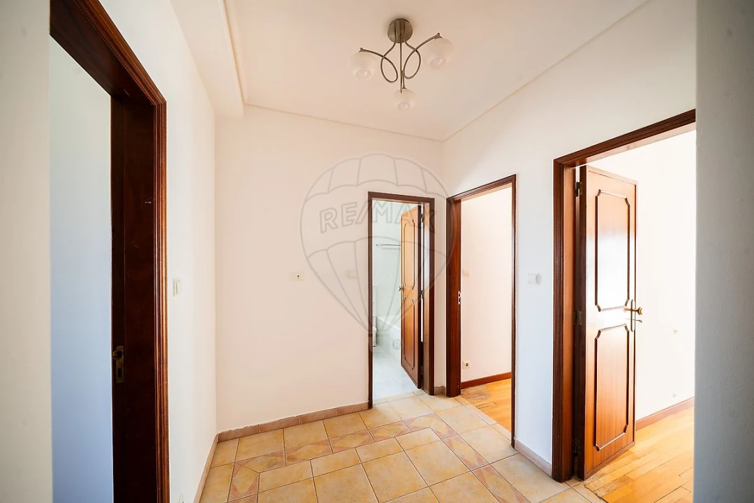 Apartamento T3 para Arrendamento em Glória e Vera Cruz Foto 13