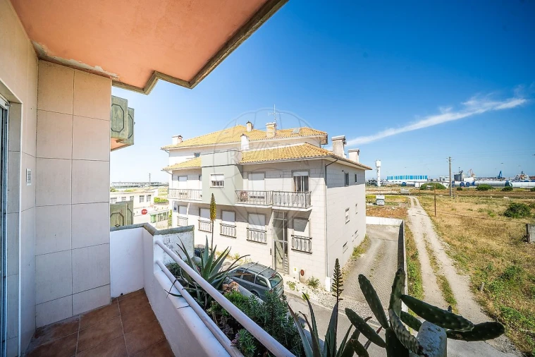 Apartamento T3 para Arrendamento em Glória e Vera Cruz Foto 10