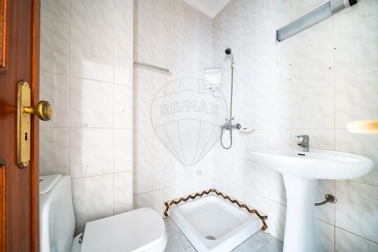 Apartamento T3 para Arrendamento em Glória e Vera Cruz Foto 12