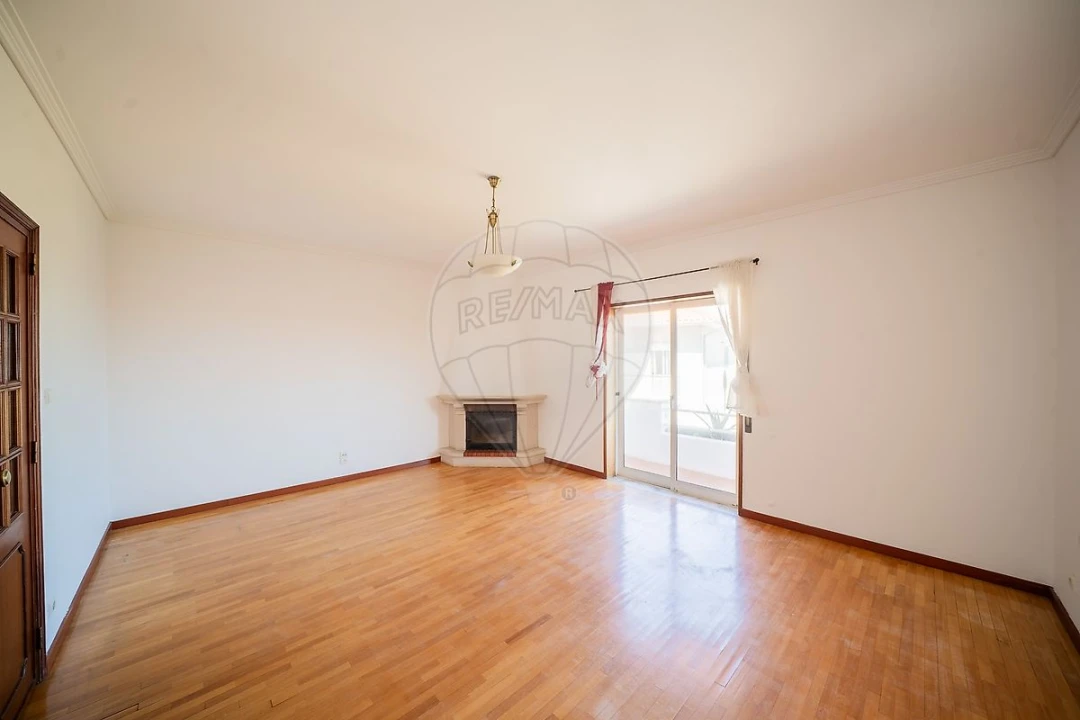Apartamento T3 para Arrendamento em Glória e Vera Cruz Foto 7