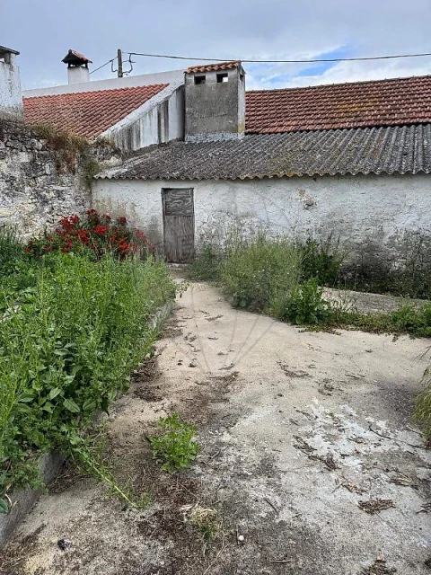 Moradia T2 para Venda em Manique do Intendente, Vila Nova de São Pedro e Maçussa