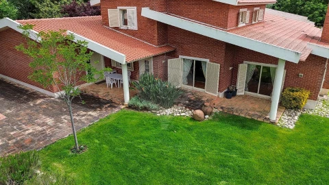 Moradia T6 para Venda em Côja e Barril de Alva
