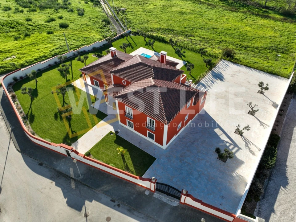 Moradia T4 para Venda em São Pedro da Cadeira Foto 1