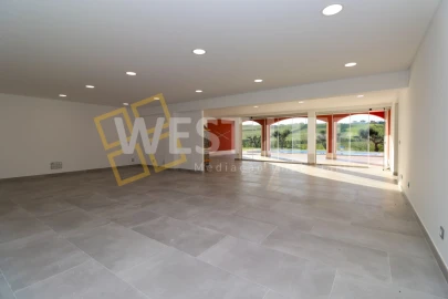 Moradia T4 para Venda em São Pedro da Cadeira
