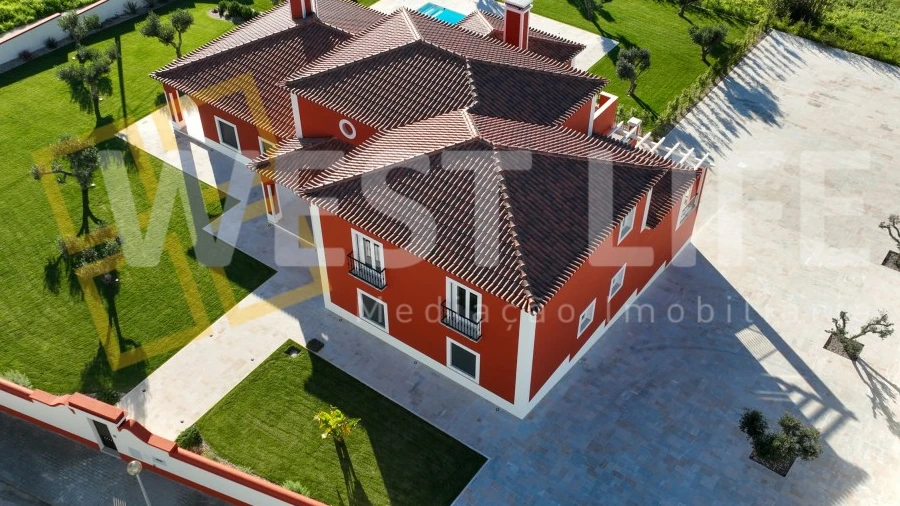Moradia T6 para Venda em São Pedro da Cadeira