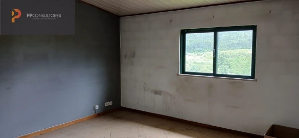 Moradia T5 para Venda em Vila Nova de Monsarros