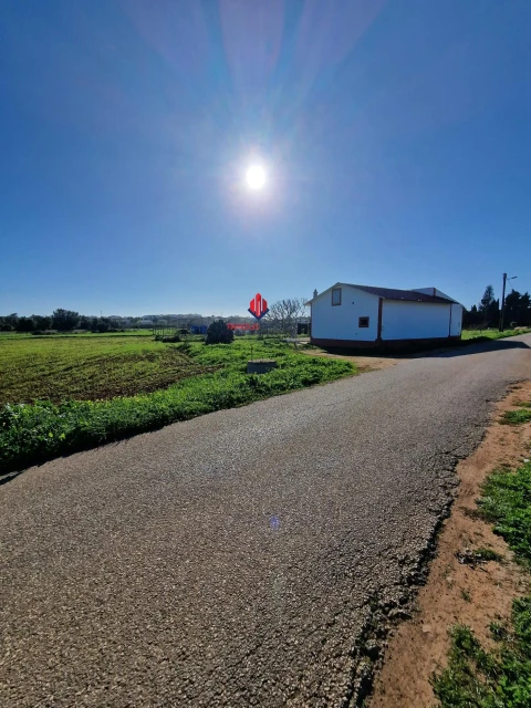 Moradia T1 para Venda em Odiaxere