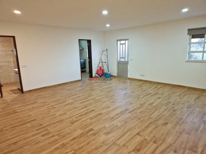 Moradia T1 para Venda em Odiaxere Foto 15