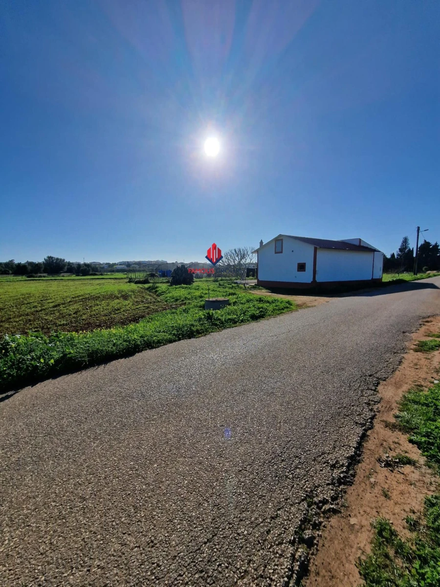 Moradia T1 para Venda em Odiaxere Foto 16