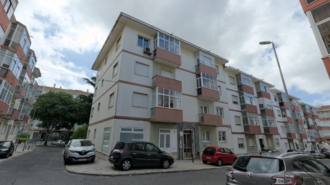 Apartamento T3 para Venda em Agualva e Mira-Sintra Foto 20