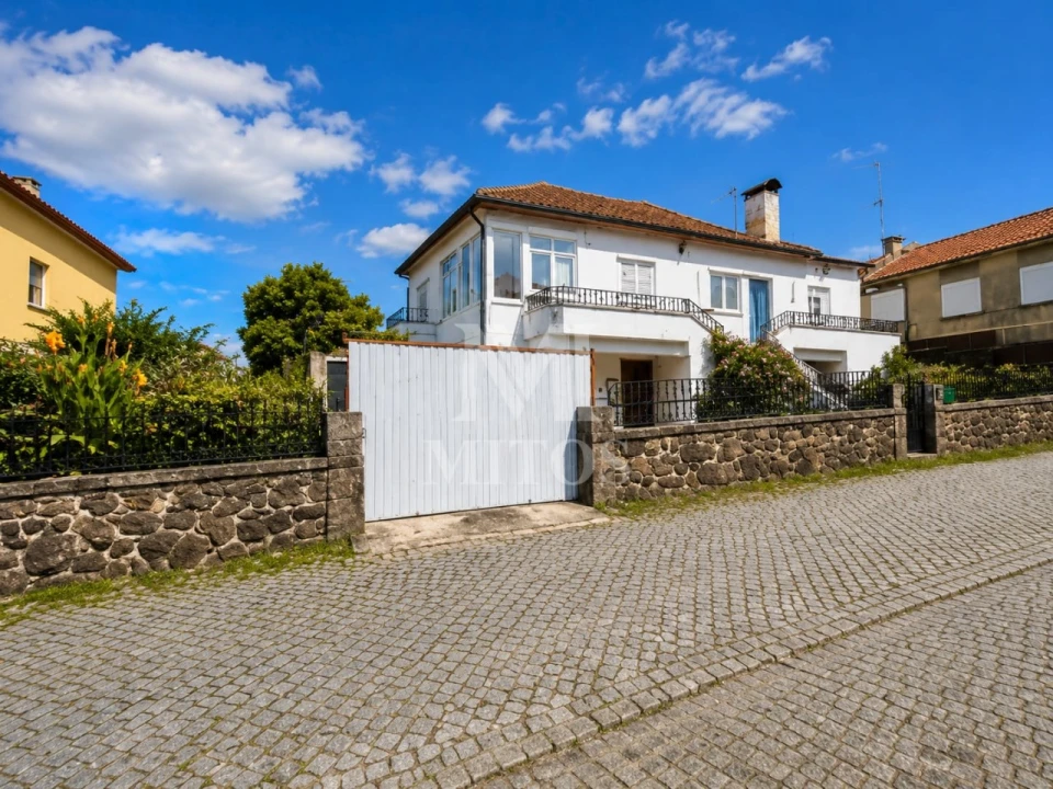 Moradia T4 para Venda em Vila de Punhe Foto 3