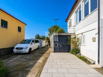 Moradia T4 para Venda em Vila de Punhe