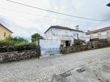 Moradia T4 para Venda em Vila de Punhe