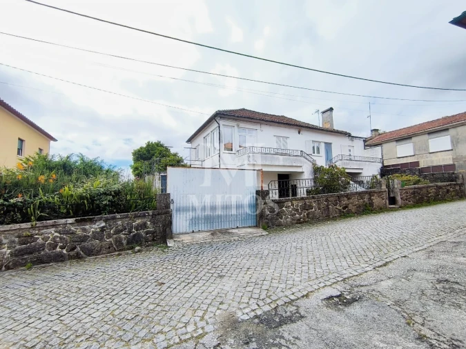 Moradia T4 para Venda em Vila de Punhe Foto 3