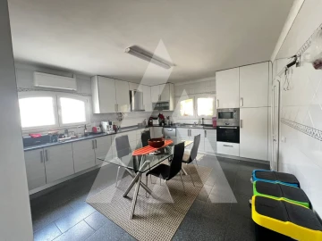 Moradia T4 para Venda em Oliveirinha