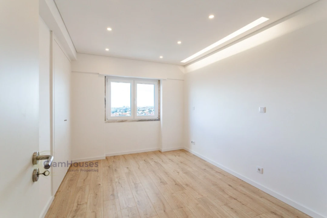 Apartamento T3 para Venda em Santa Iria de Azoia, São João da Talha e Bobadela Foto 14
