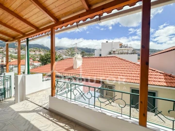 Moradia T2 para Venda em Funchal (São Pedro)