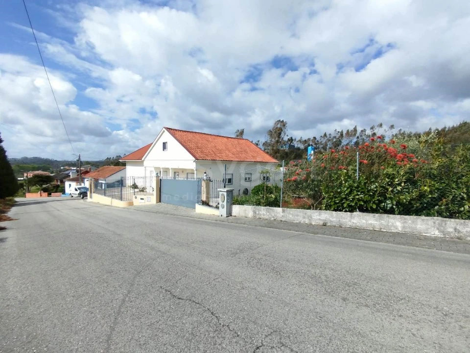 Moradia T4 para Venda em Bidoeira de Cima Foto 2