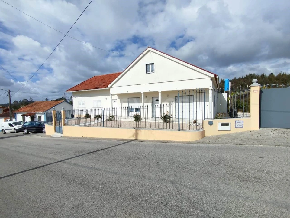 Moradia T4 para Venda em Bidoeira de Cima Foto 3