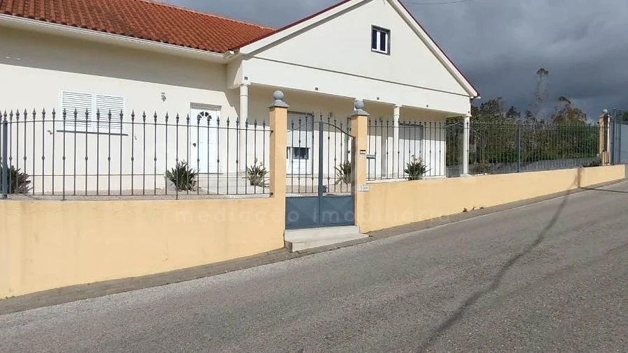 Moradia T4 para Venda em Bidoeira de Cima