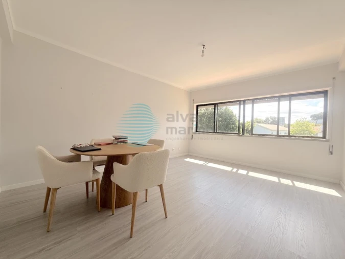 Apartamento T2 para Arrendamento em Vimeiro Foto 7