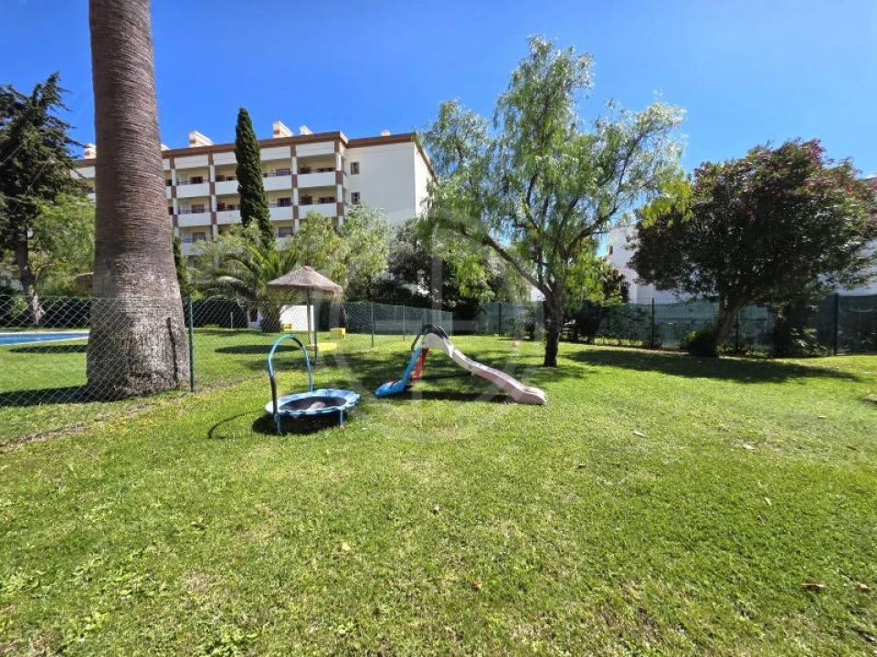 Apartamento T1 para Venda em Quarteira Foto 17