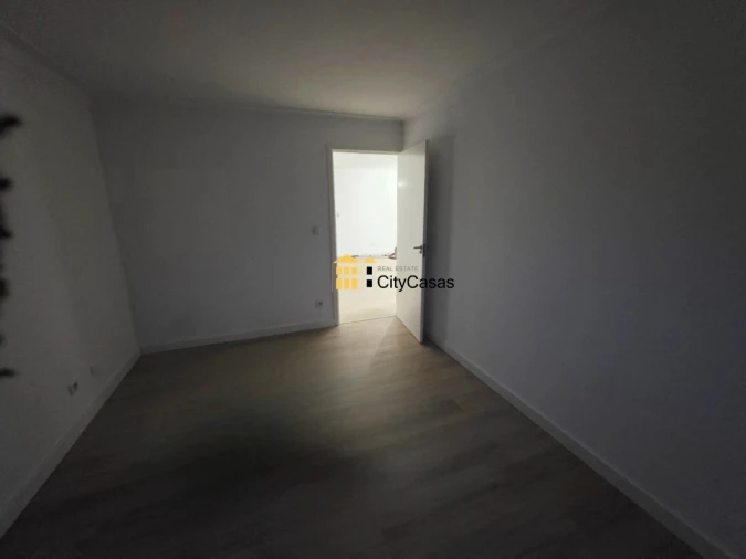 Apartamento T2 para Venda em Rio Tinto Foto 9