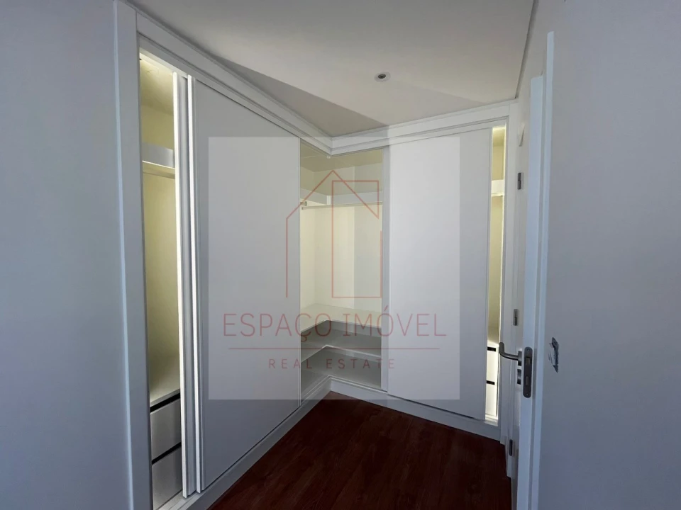 Moradia T4 para Venda em Alcochete Foto 51