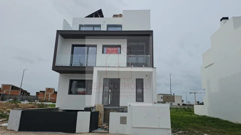 Moradia T4 para Venda em Alcochete