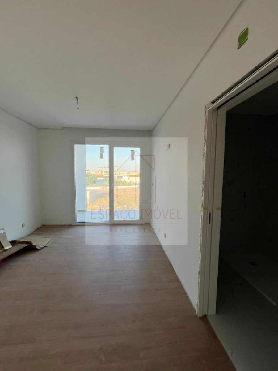 Moradia T4 para Venda em Alcochete Foto 30