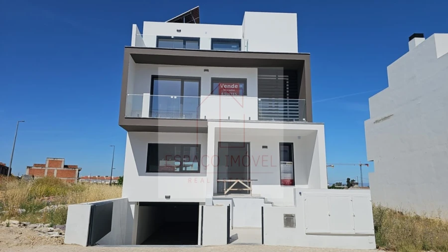 Moradia T4 para Venda em Alcochete