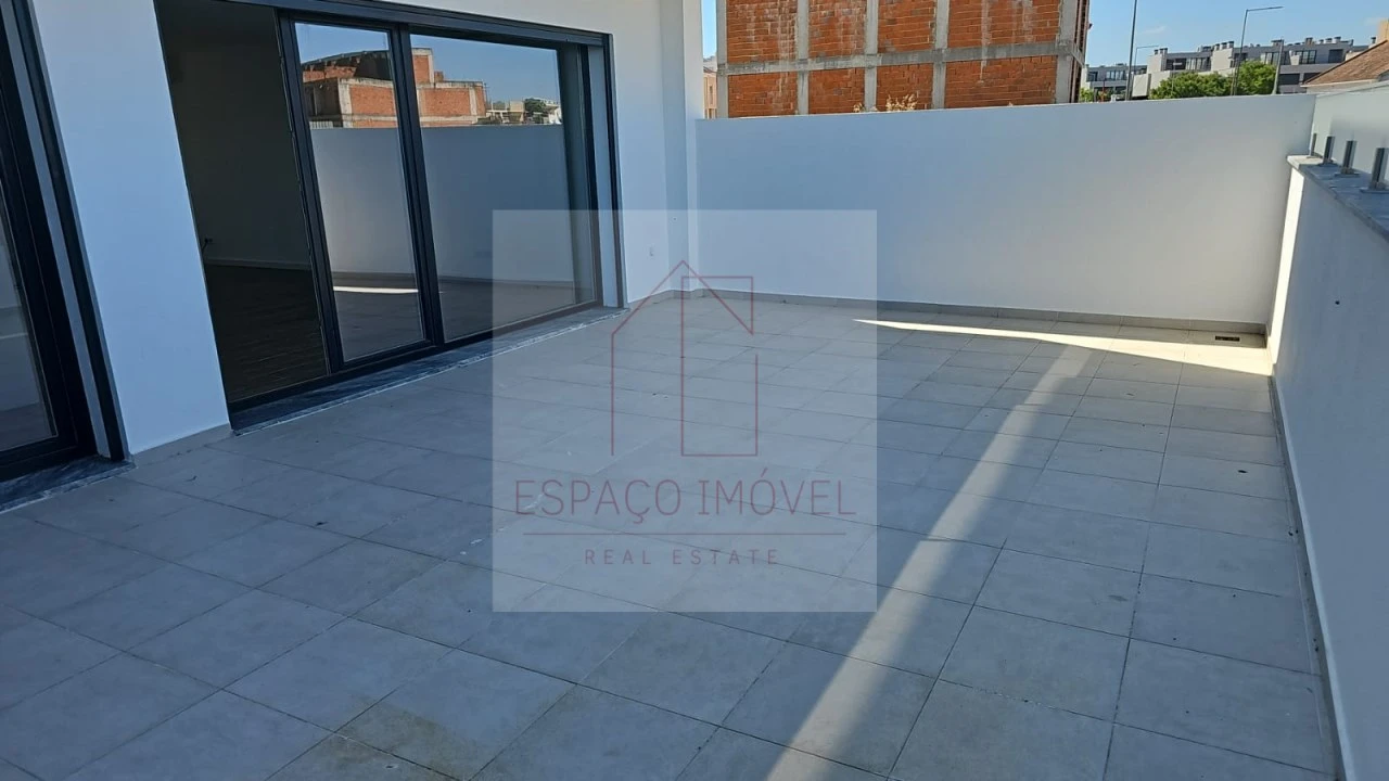Moradia T4 para Venda em Alcochete Foto 75