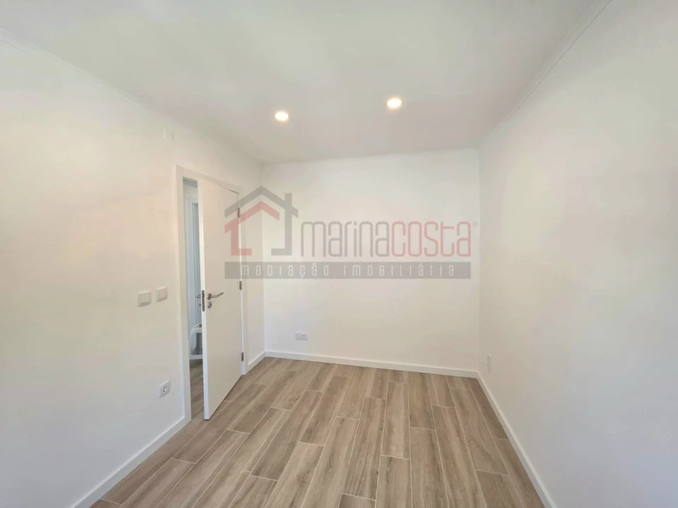 Apartamento T2 para Venda em Peniche Foto 14