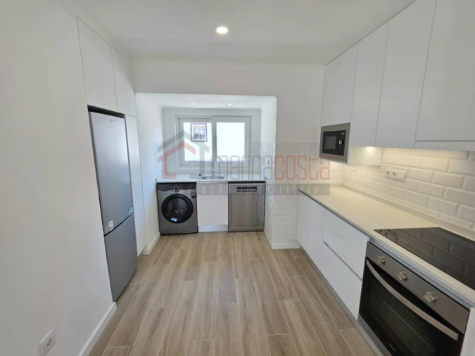 Apartamento T2 para Venda em Peniche Foto 2