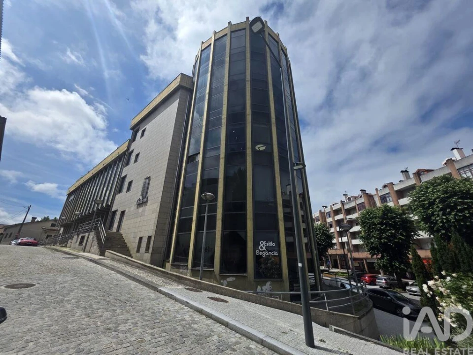 Prédio para Venda em Nelas Foto 3
