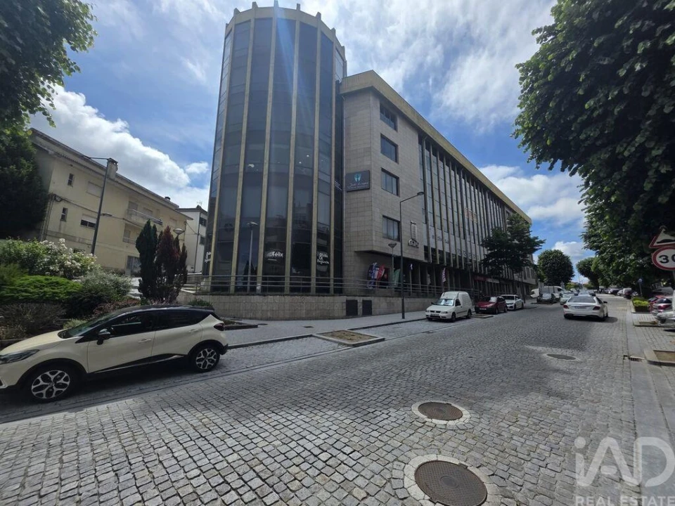 Prédio para Venda em Nelas Foto 1