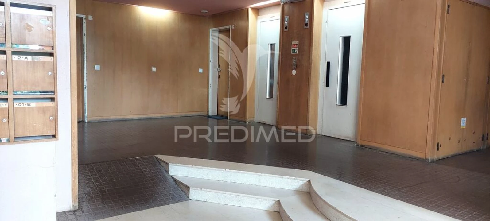 Apartamento T1 para Venda em Massamá e Monte Abraão Foto 4