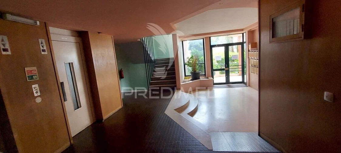 Apartamento T1 para Venda em Massamá e Monte Abraão Foto 3