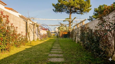 Terreno para Venda em Arcozelo