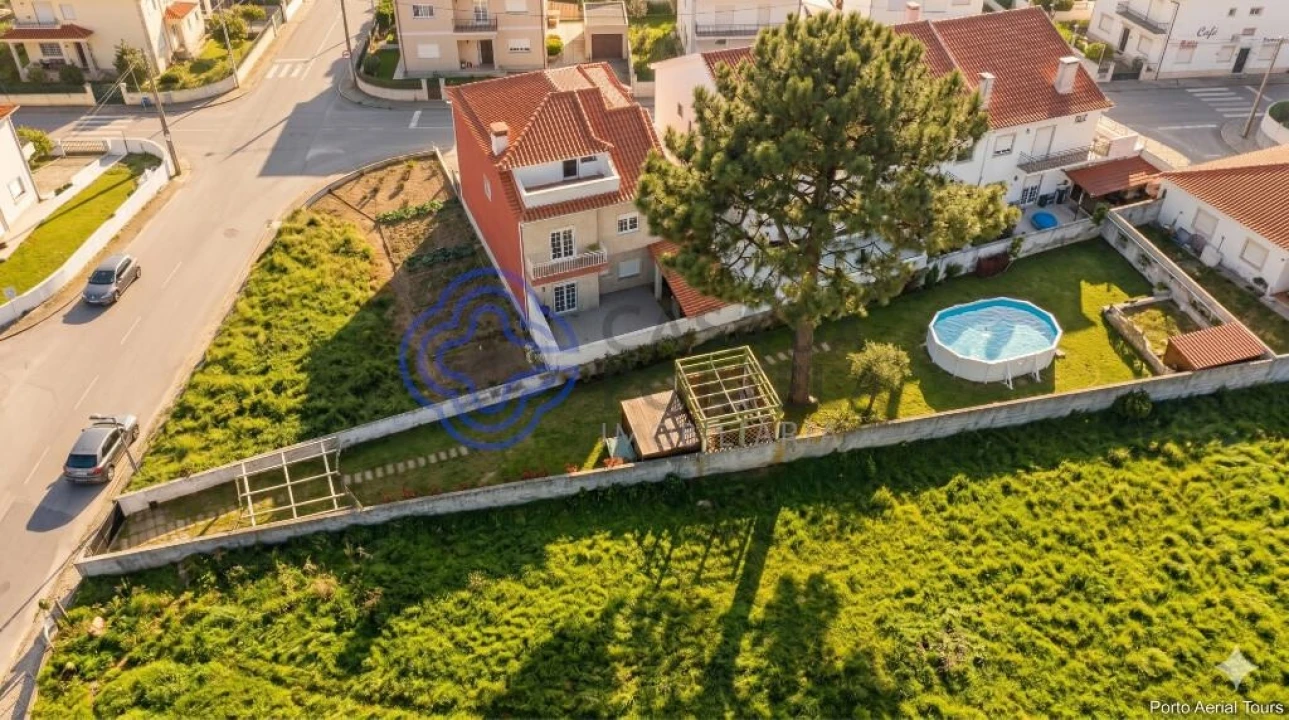 Terreno para Venda em Arcozelo Foto 1