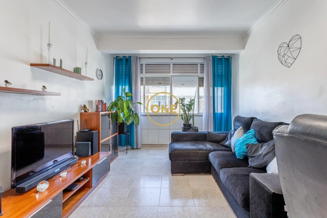 Apartamento T2 para Venda em Sacavém e Prior Velho Foto 2