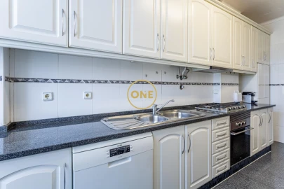 Apartamento T2 para Venda em Sacavém e Prior Velho