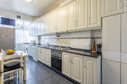 Apartamento T2 para Venda em Sacavém e Prior Velho