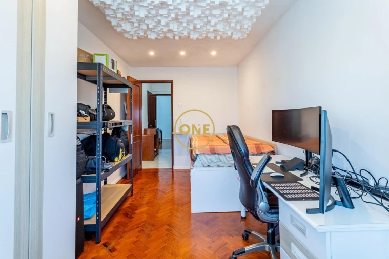 Apartamento T2 para Venda em Sacavém e Prior Velho Foto 11