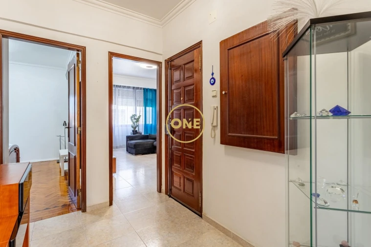 Apartamento T2 para Venda em Sacavém e Prior Velho Foto 9
