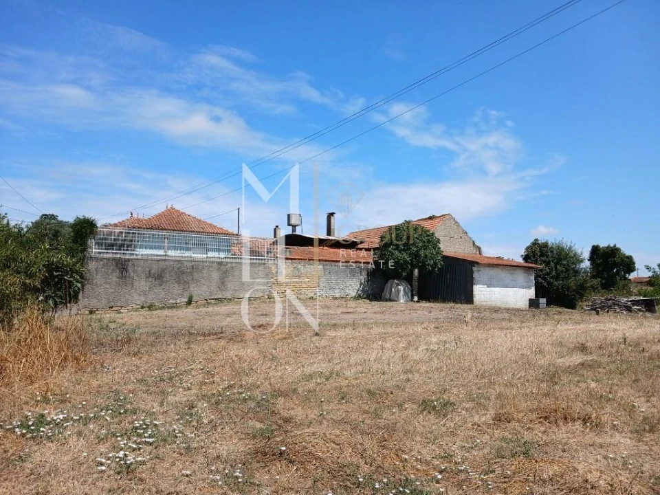Moradia T3 para Venda em Ouca Foto 5