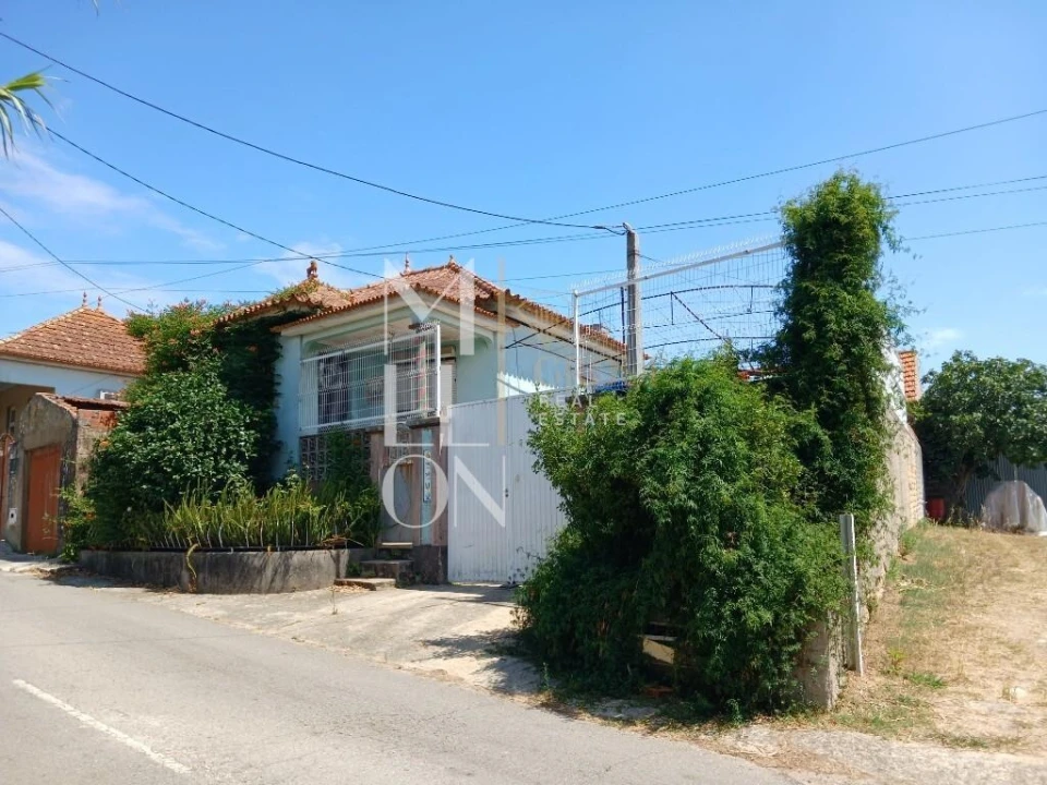 Moradia T3 para Venda em Ouca Foto 4